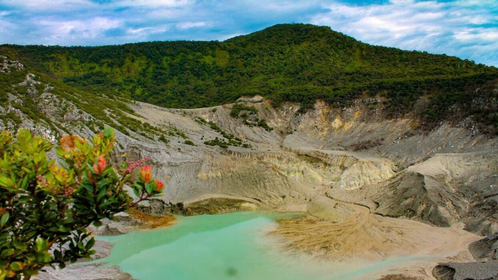 gunung tangkuban perahu